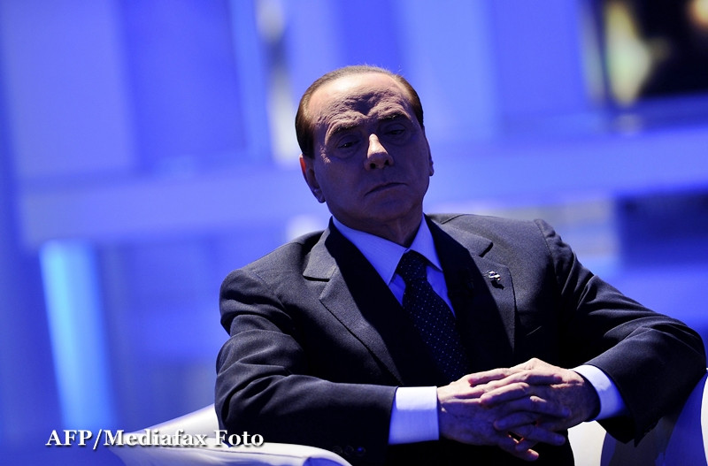 La inceput canta prin restaurante, apoi a vandut aspiratoare. Povestea lui BERLUSCONI "Il Cavaliere"