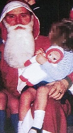 O poveste care te va revolta. De ce uraste o femeie Biserica Catolica si pe Mos Craciun