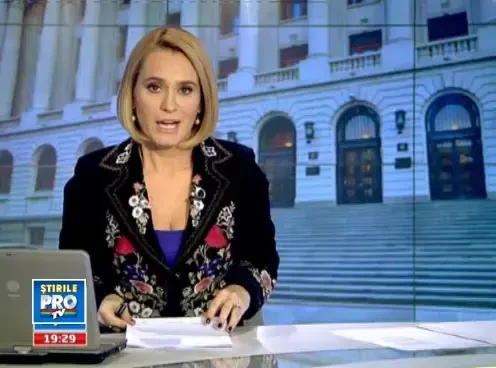 Financial Times prezinta afisul anului. Isarescu, in rolul lui Al Pacino din