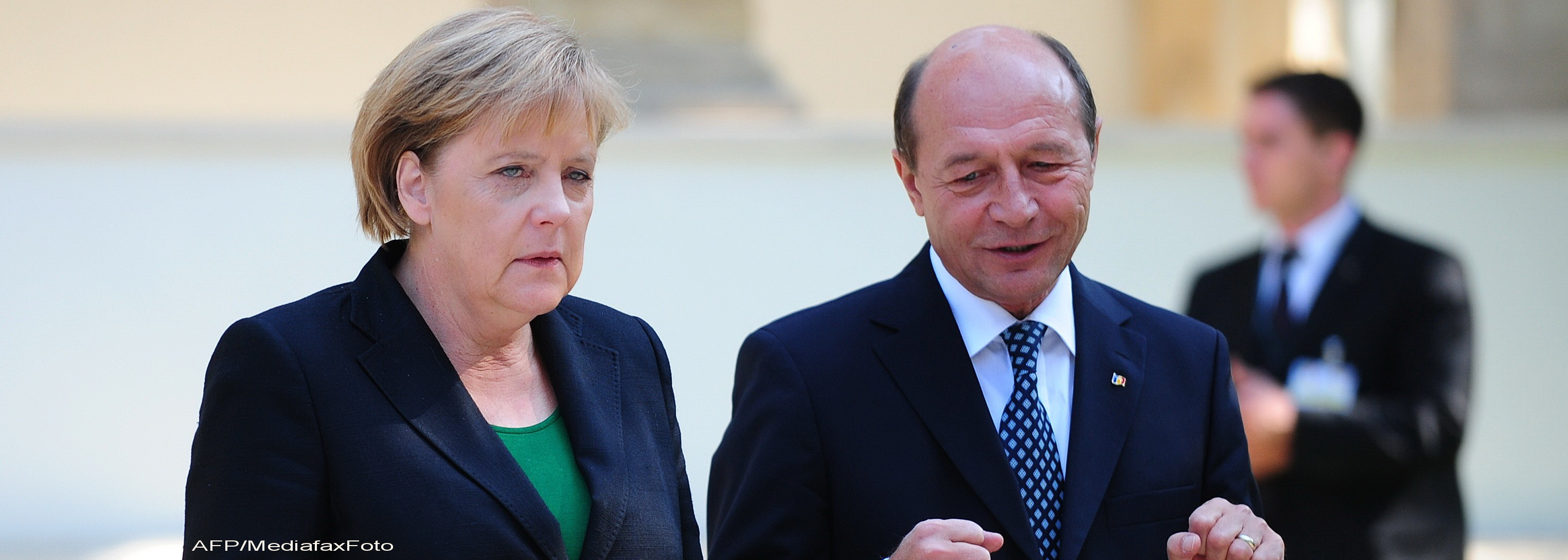 "Toate statele vor trebui sa cedeze din suveranitate". Basescu inca vrea Statele Unite ale Europei