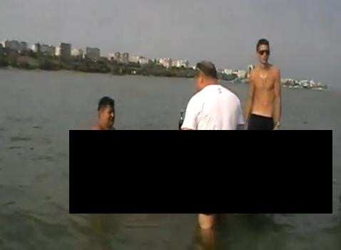 Iti vei freca ochii, crezand ca nu e adevarat. Ce crezi ca fac acesti romani in mijlocul Dunarii