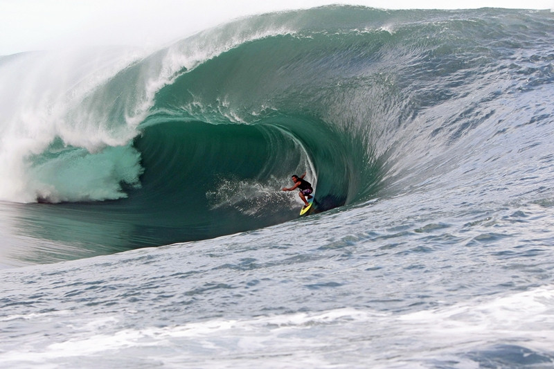 Vantul, apa, valul si placa l-au bagat in Cartea Recordurilor. VIDEO