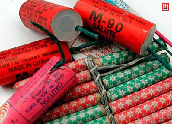 Patru elevi sunt cercetati penal dupa ce au folosit si comercializat materiale pirotehnice in scoala