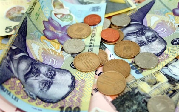 Politistii din Hunedoara au donat bani pentru a-si ajuta un coleg, accidentat de doi suspecti pe care ii cerceta