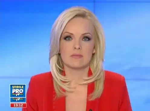 Secretul din podul casei. Plante de canabis de 3 metri inaltime, crescute in ghiveci