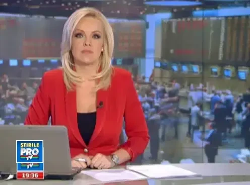 Berlusconi isi va anunta demisia la ora 21.30. Mii de italieni nu mai au insa rabdare: