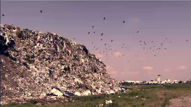 "Romania, te iubesc!": Daca nu facem ceva, va trebui sa trecem pe harta Romaniei si muntii de gunoi