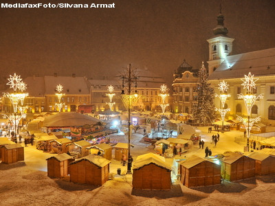 Craciun la Sibiu. S-a deschis cea de-a sasea editie a targului dedicat saratorilor de iarna