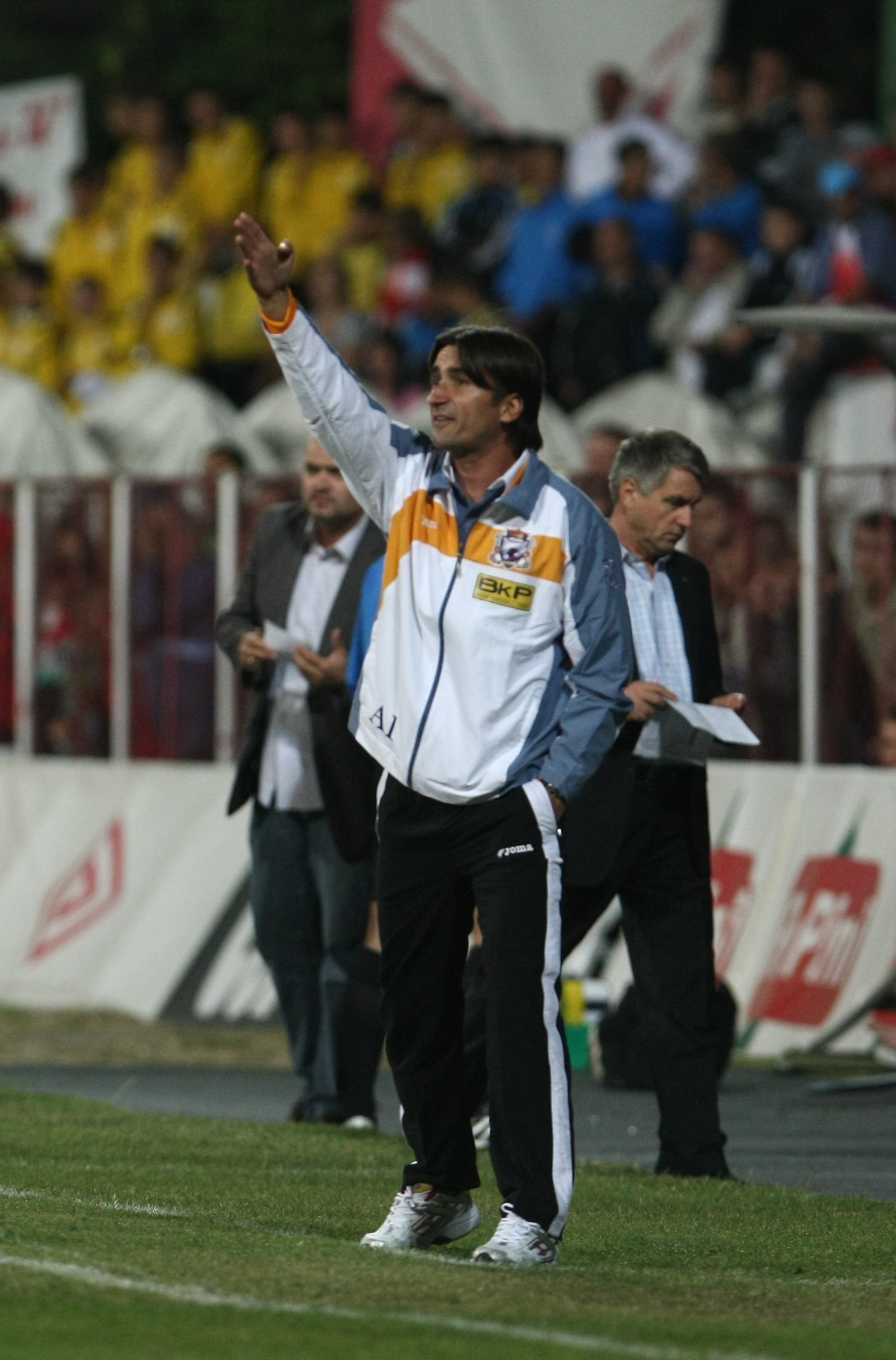 Velcea: „Ar fi frumoasa o victorie cu Dinamo, cand Poli implineste 90 de ani”