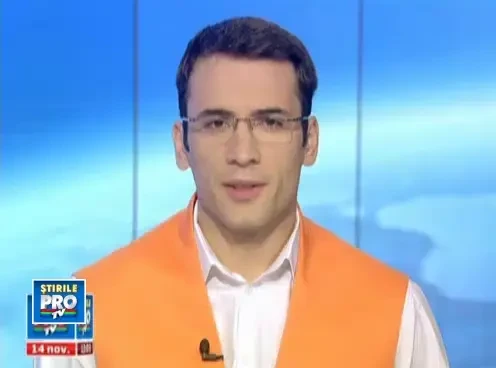 O tigaie la 10 lei a strans intr-un magazin mai multi pensionari ca la Revolutie, gata de bataie