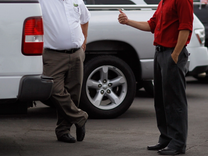 Afacere cu masini lux. Le declarau furate, le puneau numere de SUA si le vindeau la turci si bulgari