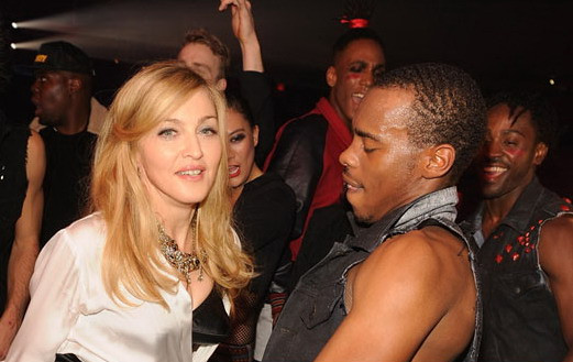 Madonna exagereaza cu fitele. Ce a facut impreuna cu iubitul intr-un restaurant din New York