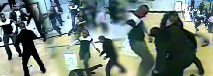 VIDEO. O Baie Mare de sange. Clanuri interlope, filmate cand se bateau printre clientii unui mall