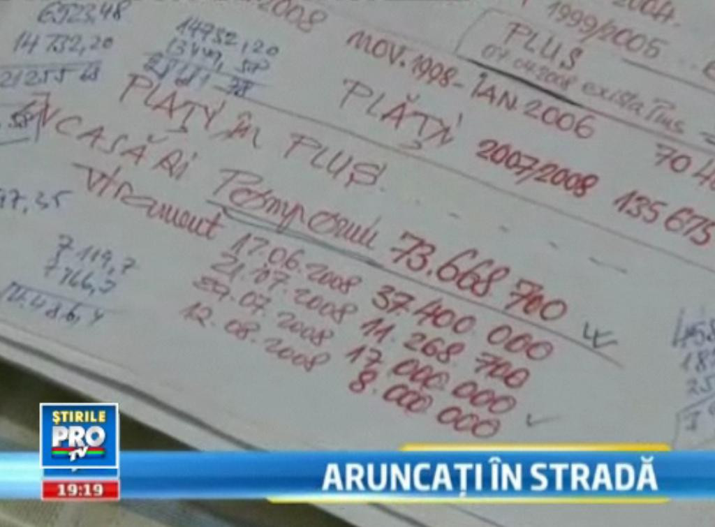 Datoria la intretinere i-a lasat fara casa. Povestea batranilor care au fost aruncati in strada