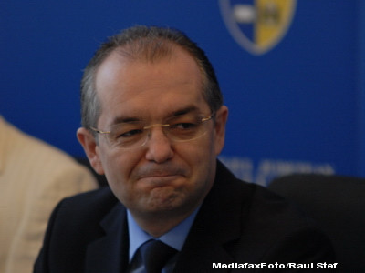 Guvernul aloca primariilor, pe final de an, inca 27 milioane lei pe infrastructura si baze sportive