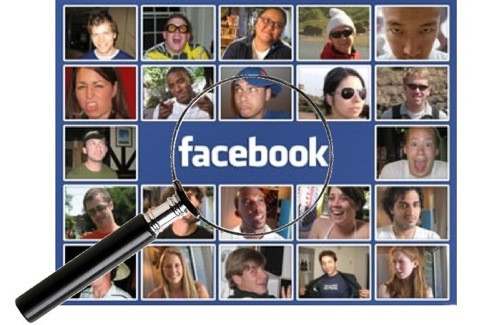 "Ne uitam pe ascuns sa vedem cu cine vorbeste". Parinti si profesori cu conturi pe Facebook