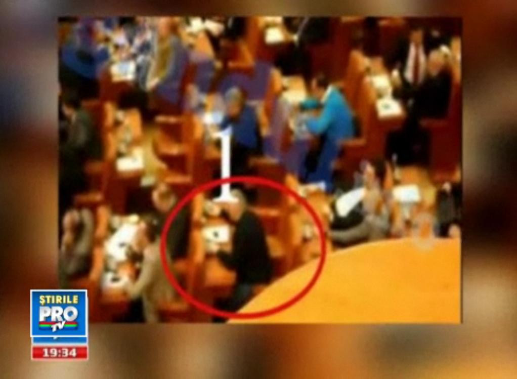 Alesii exerseaza fara probleme votul la mai multe cartele. VIDEO