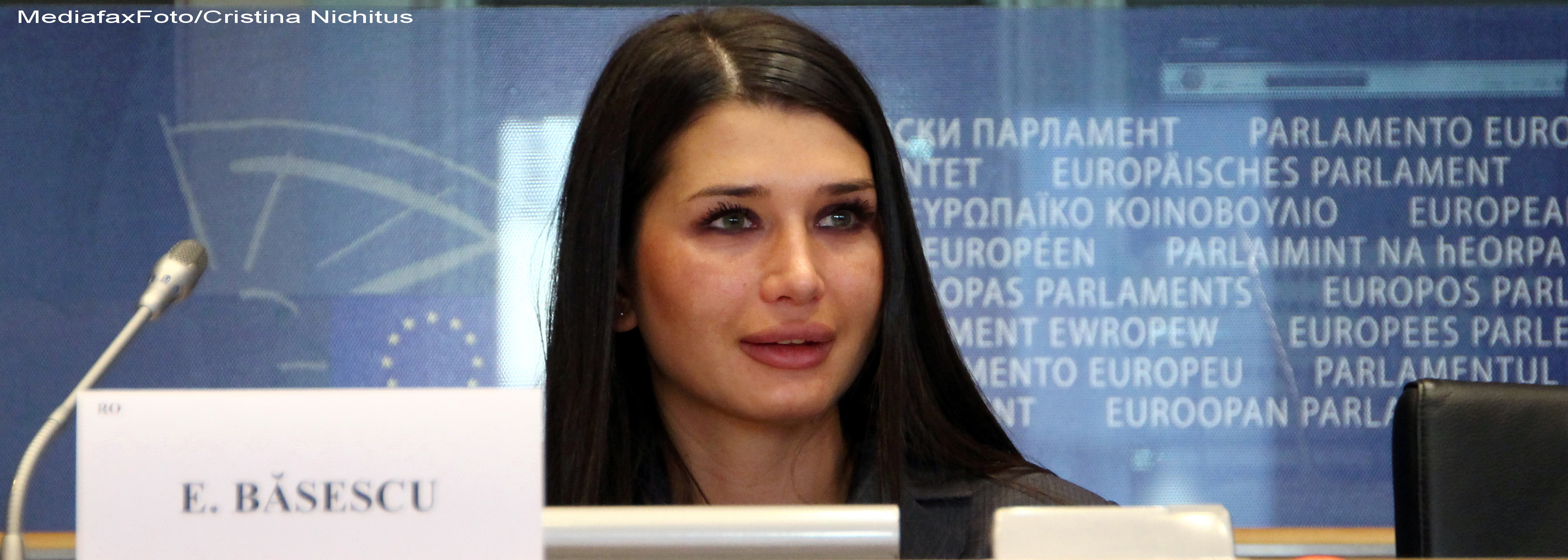 EBA ataca in Parlamentul European: "Milioane de tigari de contrabanda, nedescoperite la Rotterdam"