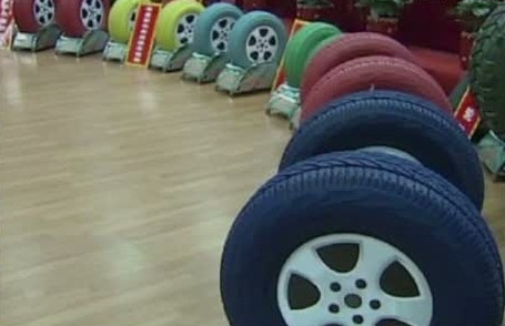 Anvelopele rosii, galbene si albastre, cel mai inedit mod in care iti poti exprima patriotismul