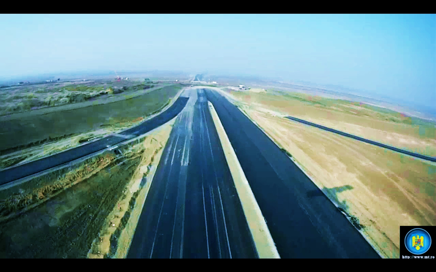 VIDEO. Autostrazile neterminate ale Romaniei, vazute din avion. Termenul de executie, peste o luna