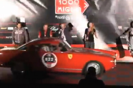 VIDEO inexplicabil. Un Ferrari doboara cinci oameni, fara sa ii atinga