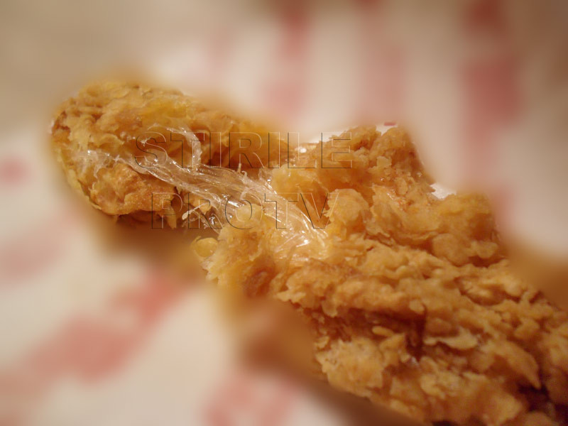 FOTO. Descoperire dezgustatoare in mancarea cumparata de la un fast-food din centrul Bucurestiului