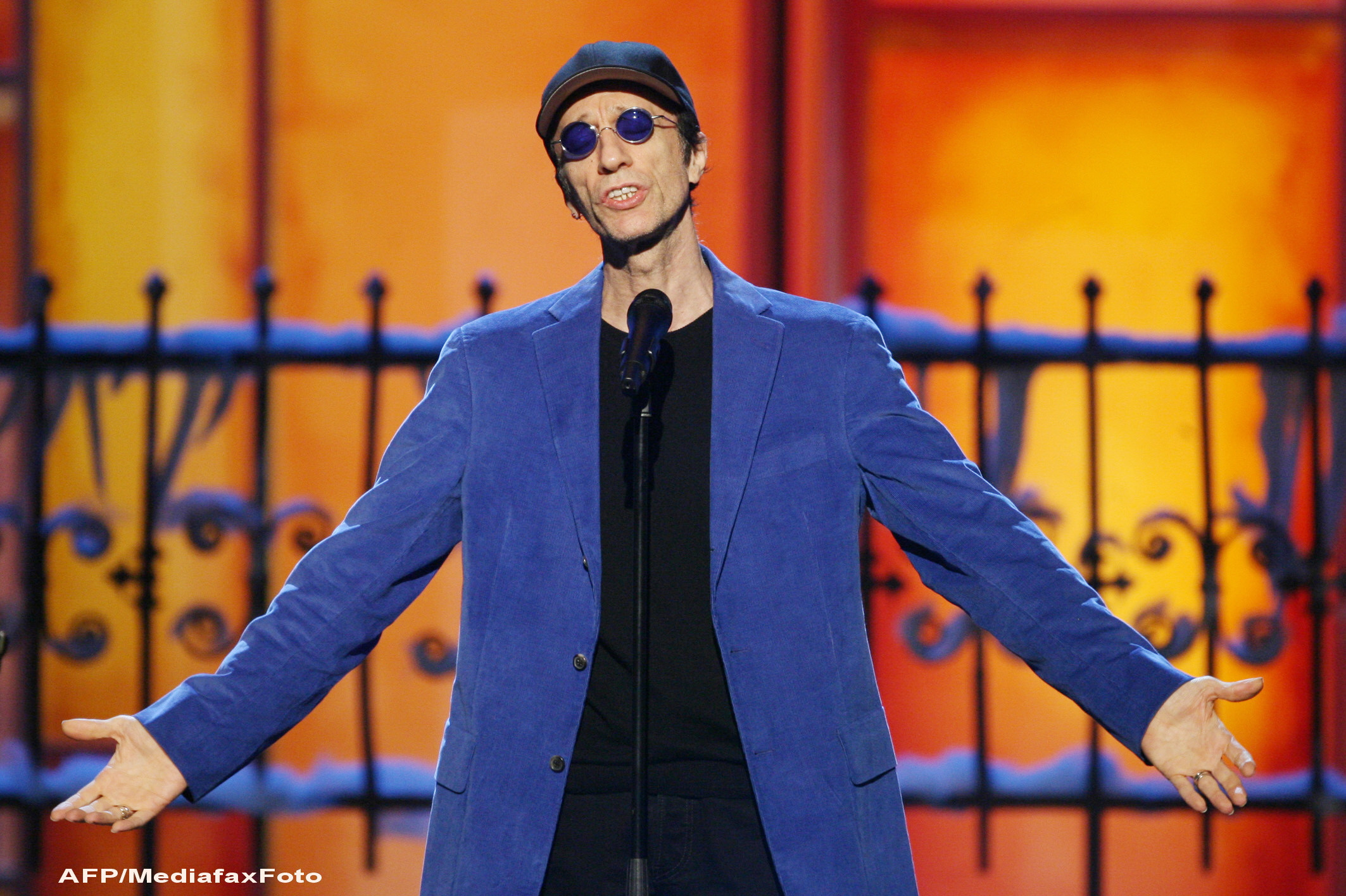 Robin Gibb, unul din fondatorii grupului Bee Gees, a murit, dupa o lupta grea cu cancerul