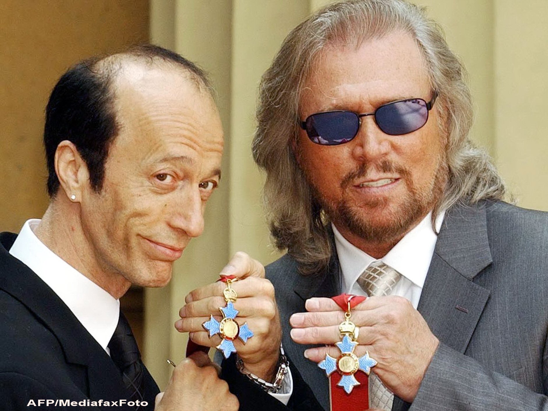 Robin Gibb si Barry Gibb in 2004