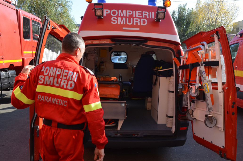 Doi pescari au cazut in lacul de langa centrul comercial din cartierul clujean Gheorgheni