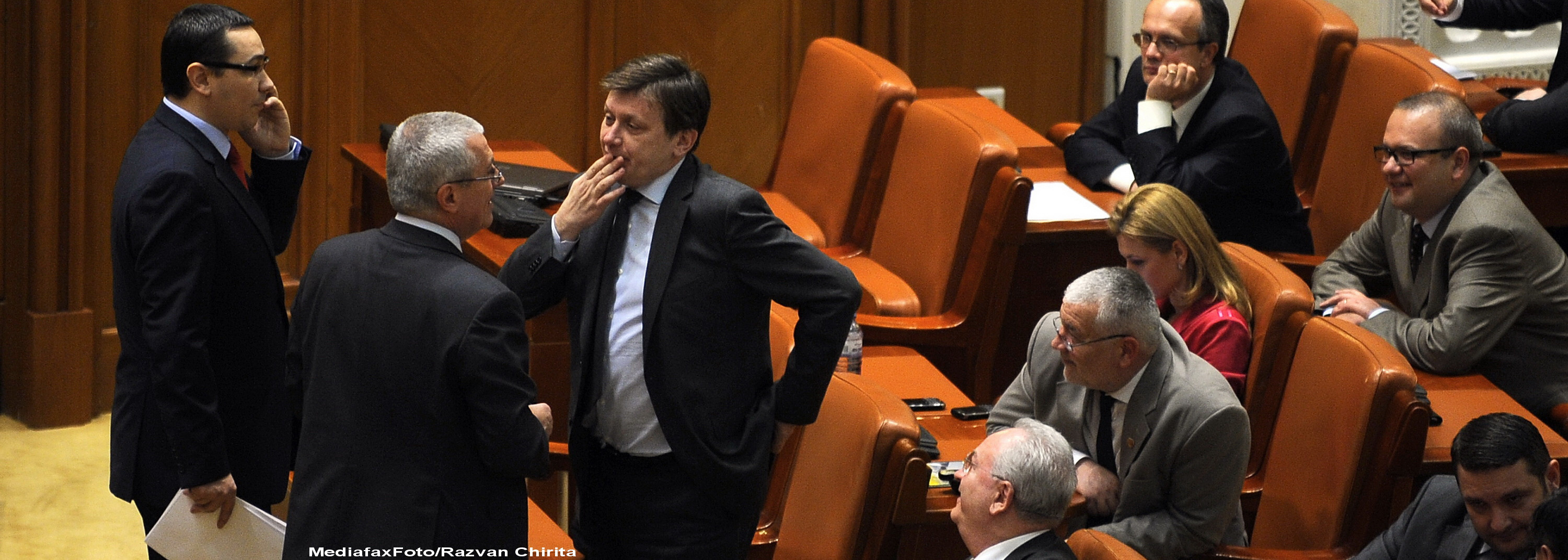 Motiunea de cenzura a USL a picat. Ponta i-a adresat cuvinte grele premierului Emil Boc