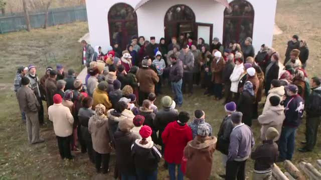 Protopopul acuzat ca a oprit din salariile preotilor: Am luat ca sa dam si altora sa supravietuiasca