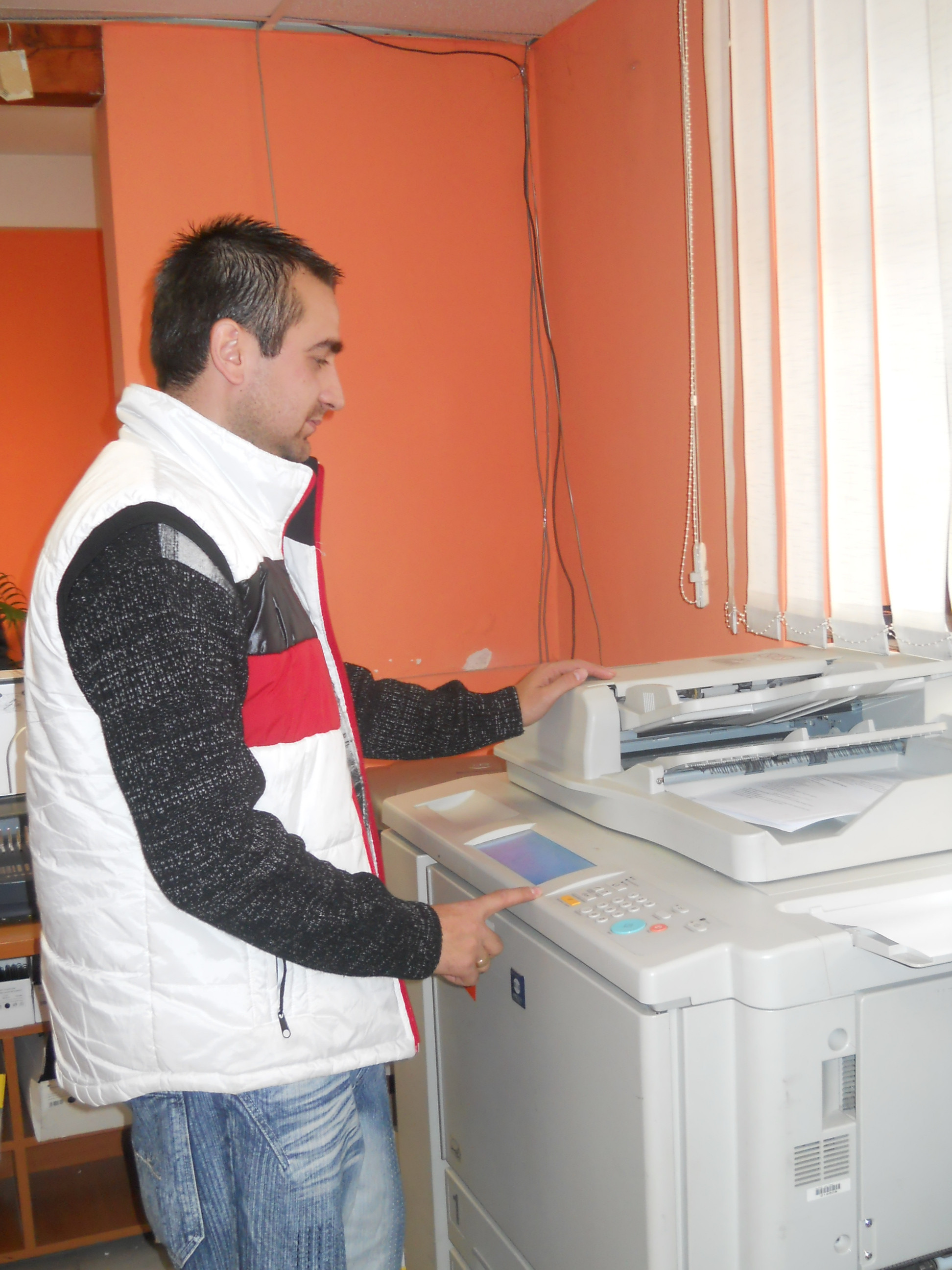 Business de garaj. Cum a ajuns un tanar de 27 de ani sa faca milioane pornind de la un xerox