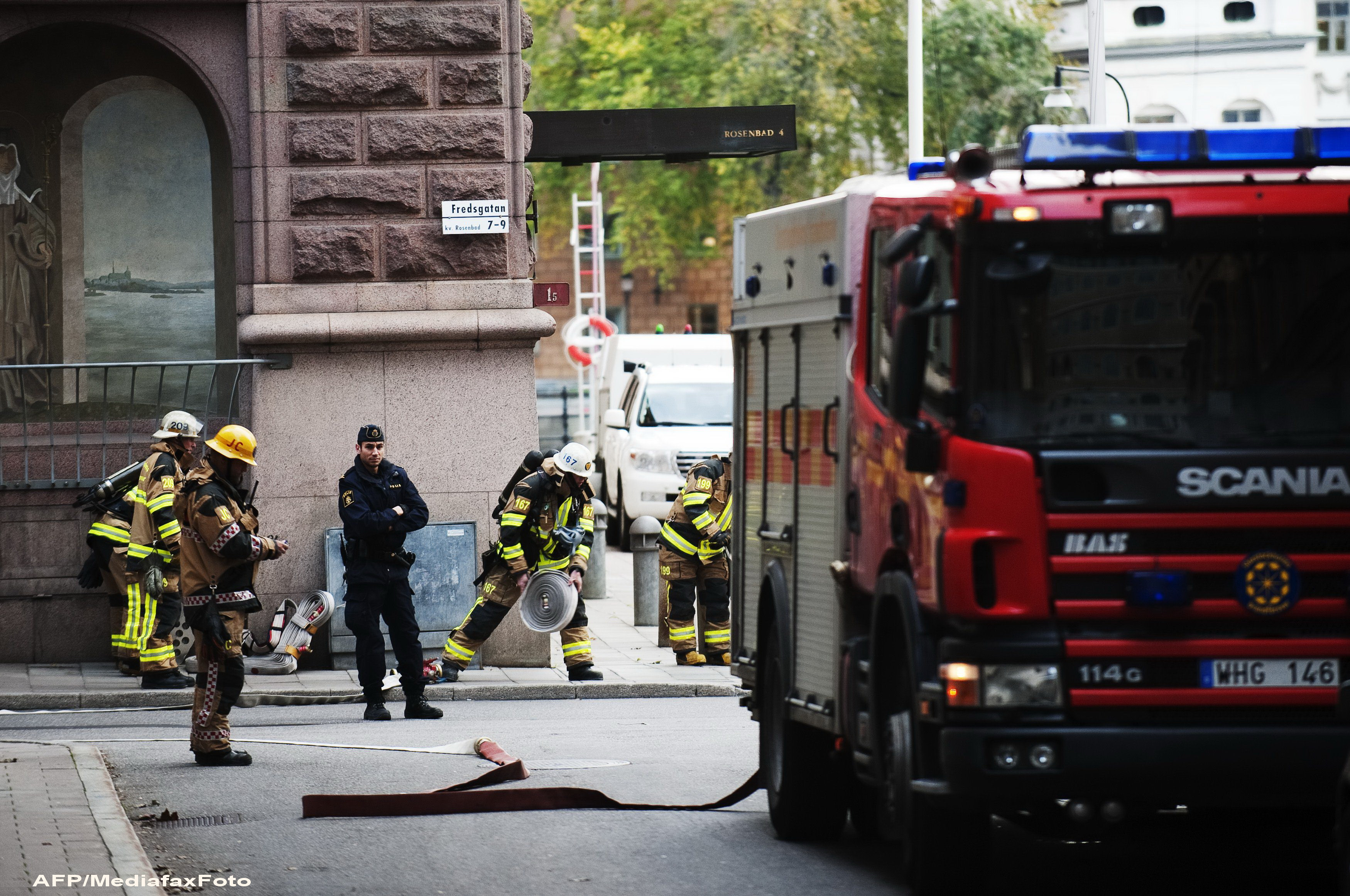 MISTER. Un om a luat foc in timp ce astepta in statia de tren. Nimeni nu-i cunoaste identitatea