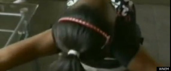 Pedepsita pentru o atingere. Gestul banal al unei eleve care i-a atras o suspendare de 6 luni