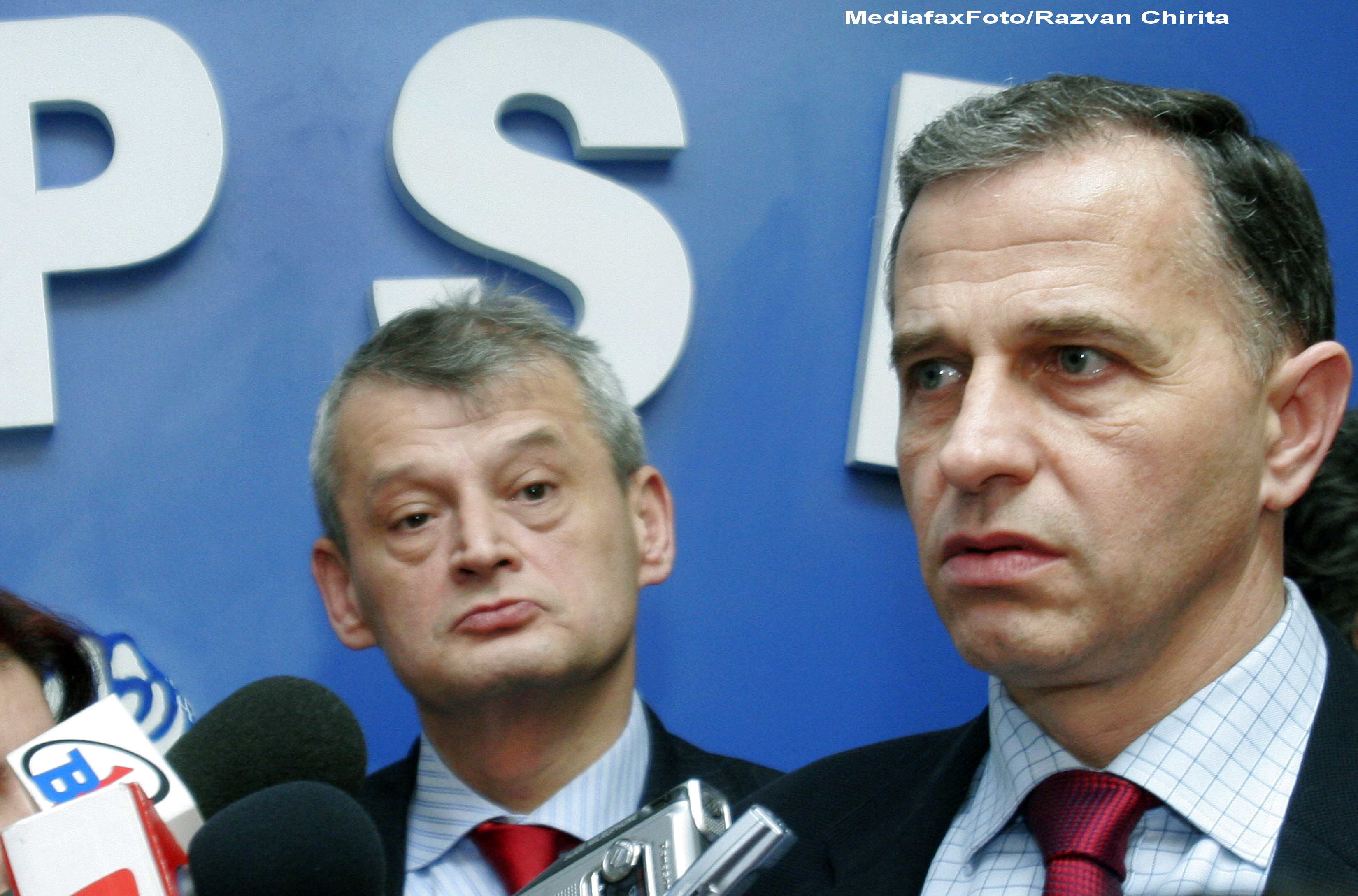 Sorin Oprescu ii recomanda lui Mircea Geoana, dupa excluderea din PSD, sa citeasca "Marele vrajitor"