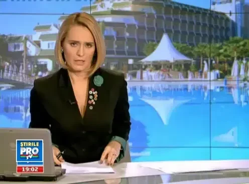 Interlopii le fac in ciuda politistilor. Se lauda cu averile si relatiile lor pe Facebook