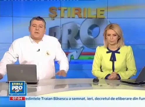 Ion Iliescu, internat la Spitalul Elias. Colegii cred ca s-a simtit rau dupa atacurile lui Geoana