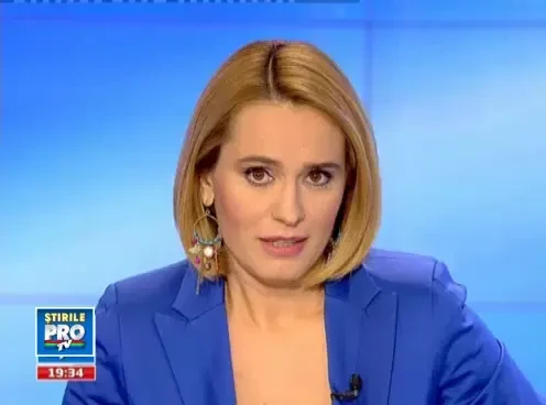 Rochia unei creatoare de moda din Romania a ajuns la Casa Alba