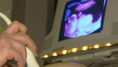 Familie distrusa din cauza unei erori medicale. Cum a fost eutanasiat un fetus perfect sanatos