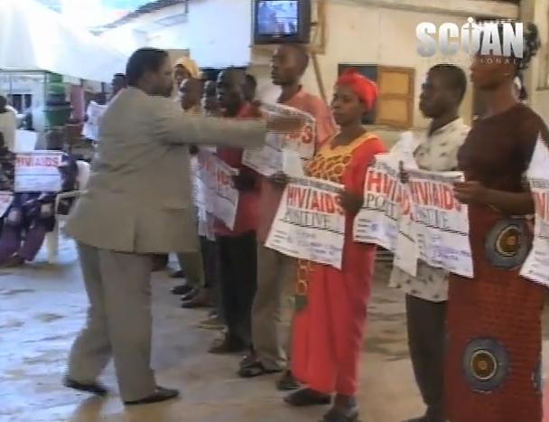 Au renuntat la tratamentul impotriva HIV dupa ce biserica le-a promis ca ii vindeca. Ce au patit