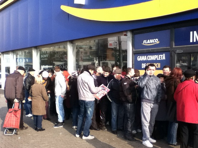 Vinerea Neagra continua si in weekend. Lista promotiilor si unde mai poti comanda