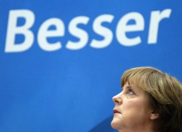 Povestea nestiuta a lui Iron Frau. Chelnerita in discoteca, acum are in maini viitorul lumii. FOTO