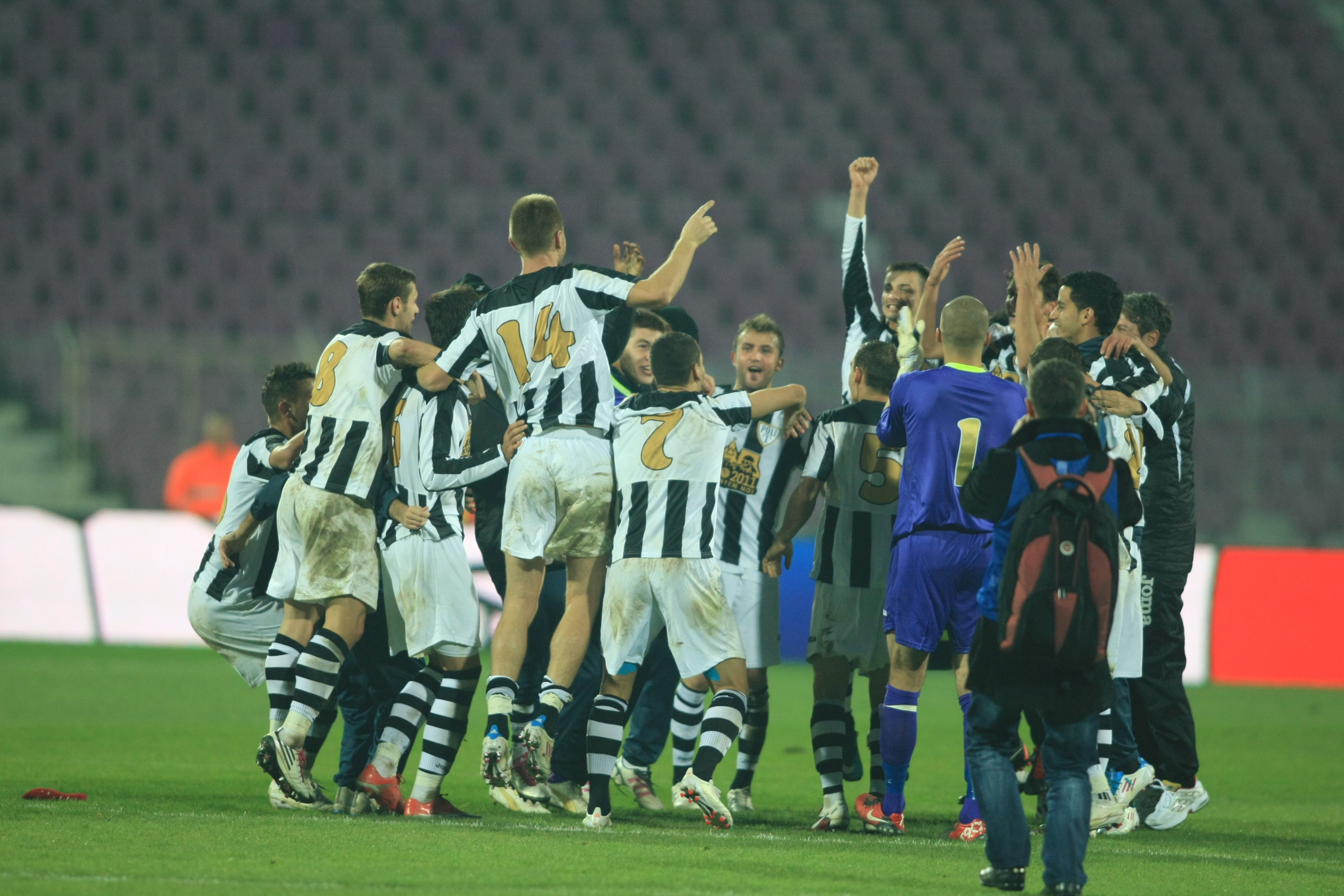 Prezent la scoala, prezent la stadion! Jucatorii lui Poli se intorc in curtea scolii