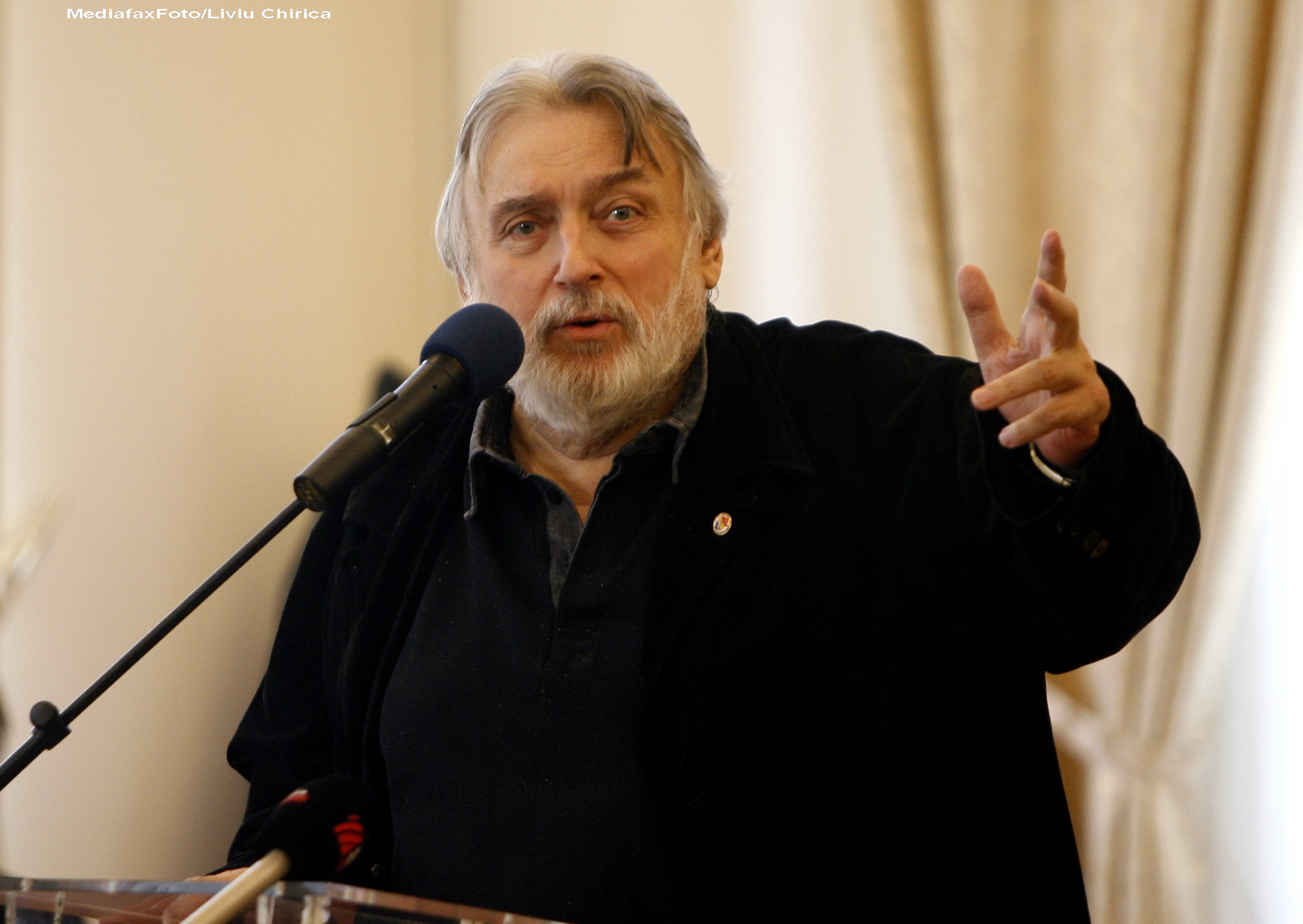 Disputa pe AVEREA lui Adrian Paunescu. Tanara care sustine ca este fiica lui isi va face testul ADN