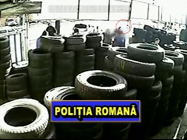 Focuri de arma la o vulcanizare din Galati. Angajat amenintat cu pistolul de un individ