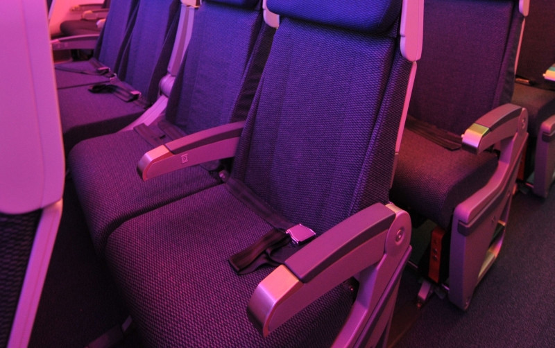 Gest scandalos facut de pasagerul unui avion, la clasa I. A ajuns direct la inchisoare, la aterizare