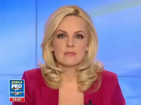 2.000 de oameni s-au inghesuit la o biserica, pentru un privilegiu pe care il au doar preotii