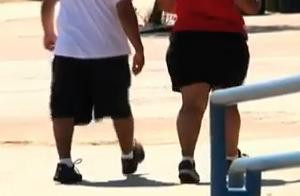 Mancarea ii lasa pe parinti fara copii. Cum a ajuns acest baiat intr-un centru de plasamant