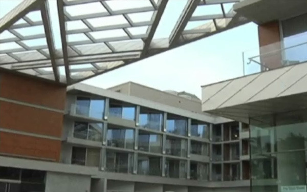 Hotel de lux eco. Cat costa o noapte intr-o camera facuta din materiale reciclabile