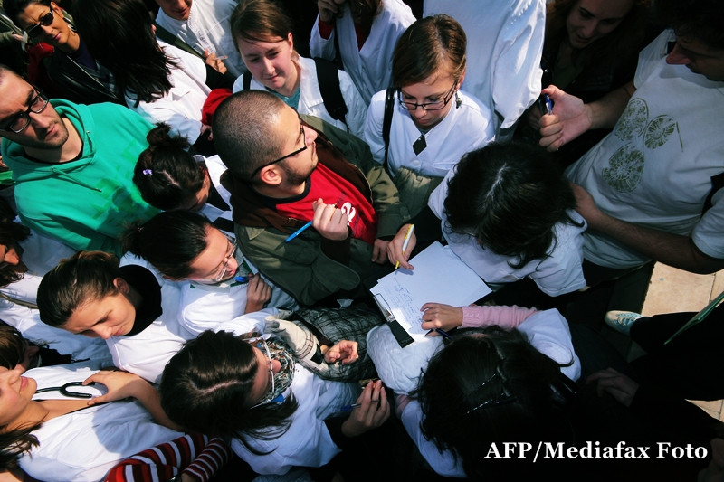 Cateva zeci de candidati la rezidentiat cer suplimentarea locurilor